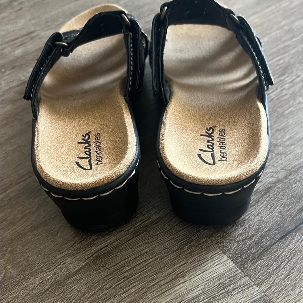 Clarks Black Leather Women's Slide Sandals - Picture 5 of 5